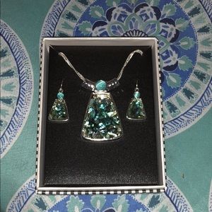 Necklace earring set